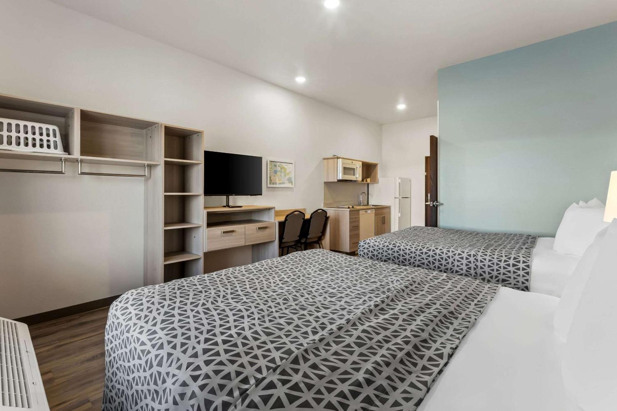 Woodspring Suites Easton Nazareth المظهر الخارجي الصورة