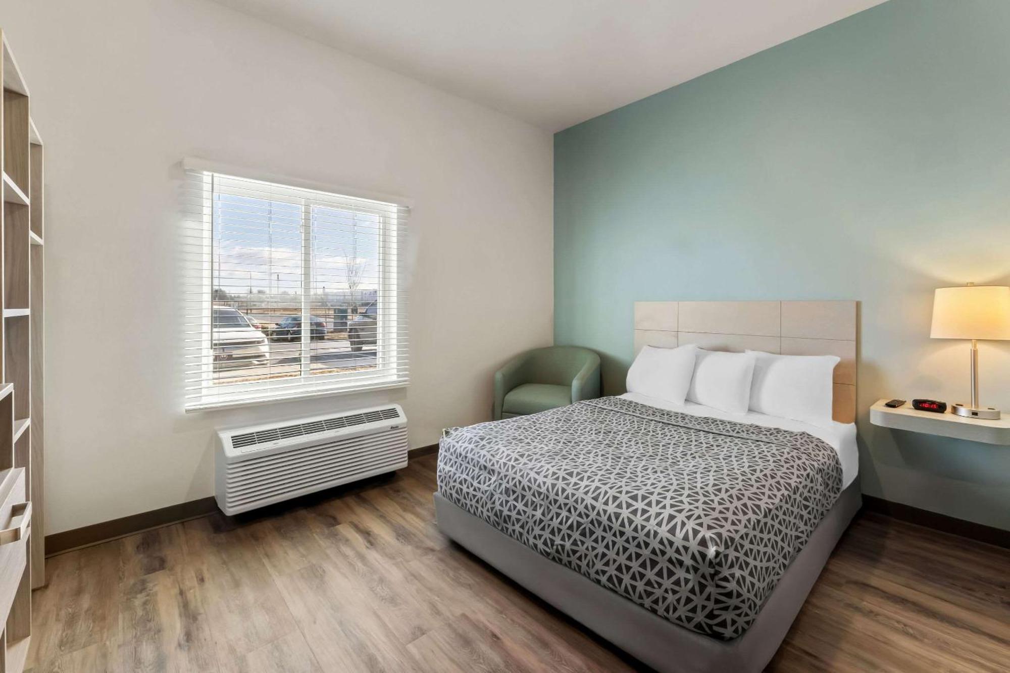 Woodspring Suites Easton Nazareth المظهر الخارجي الصورة